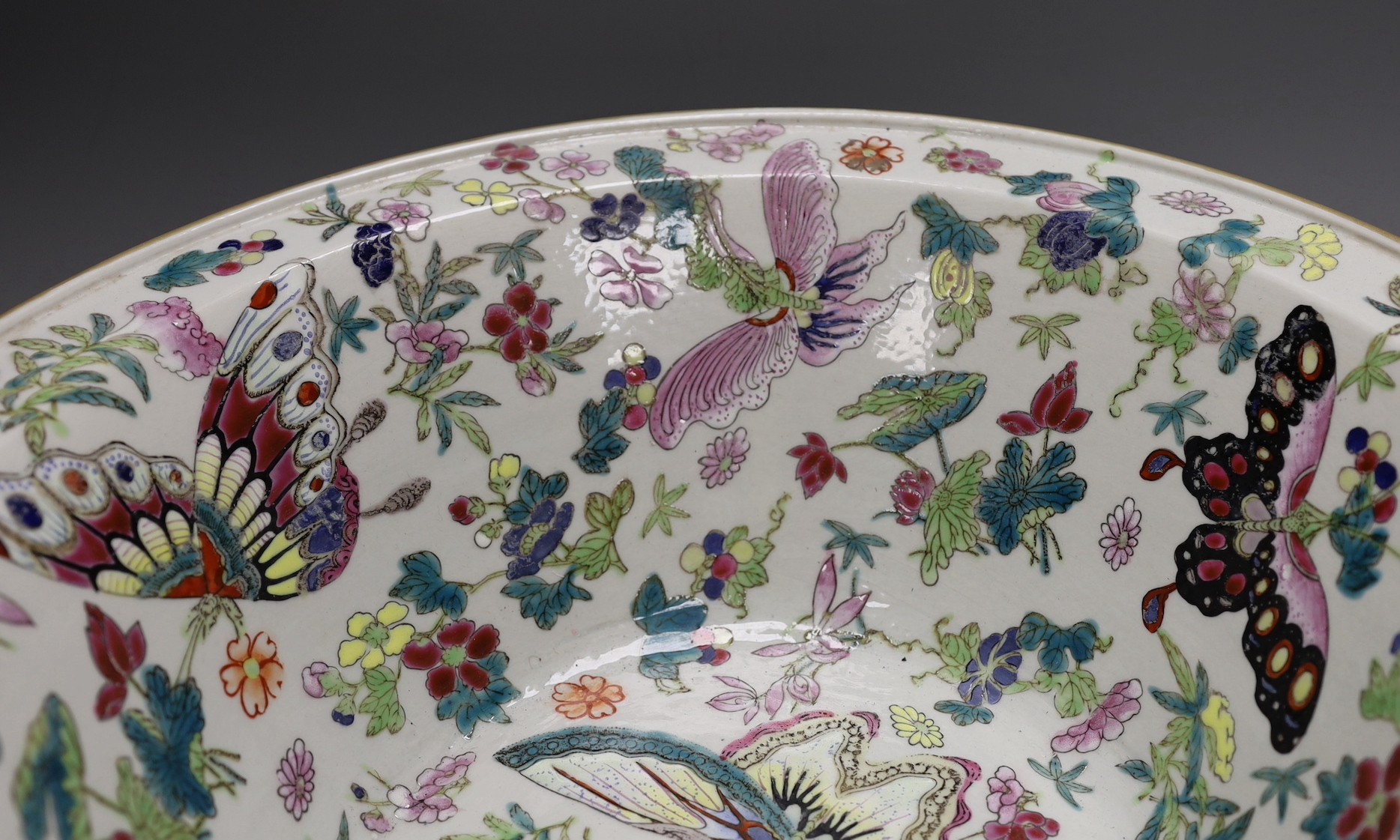 A Chinese famille rose basin, 41cm diameter